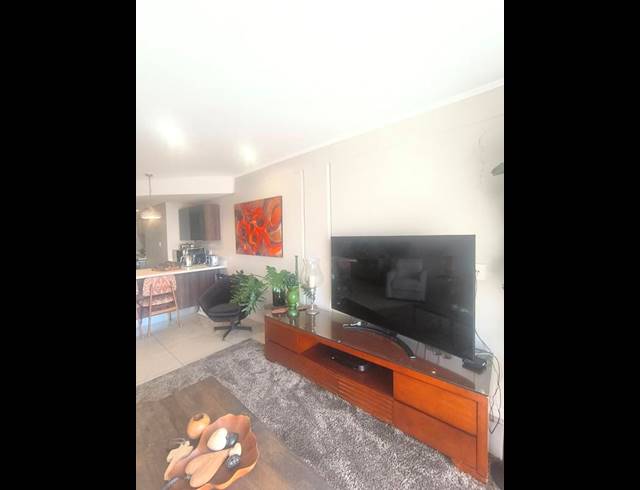 2 BEDROOM PROPERTY TO RENT IN MENLO PARK